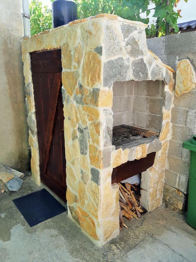 Apartments Maltasic Vir Exterior foto